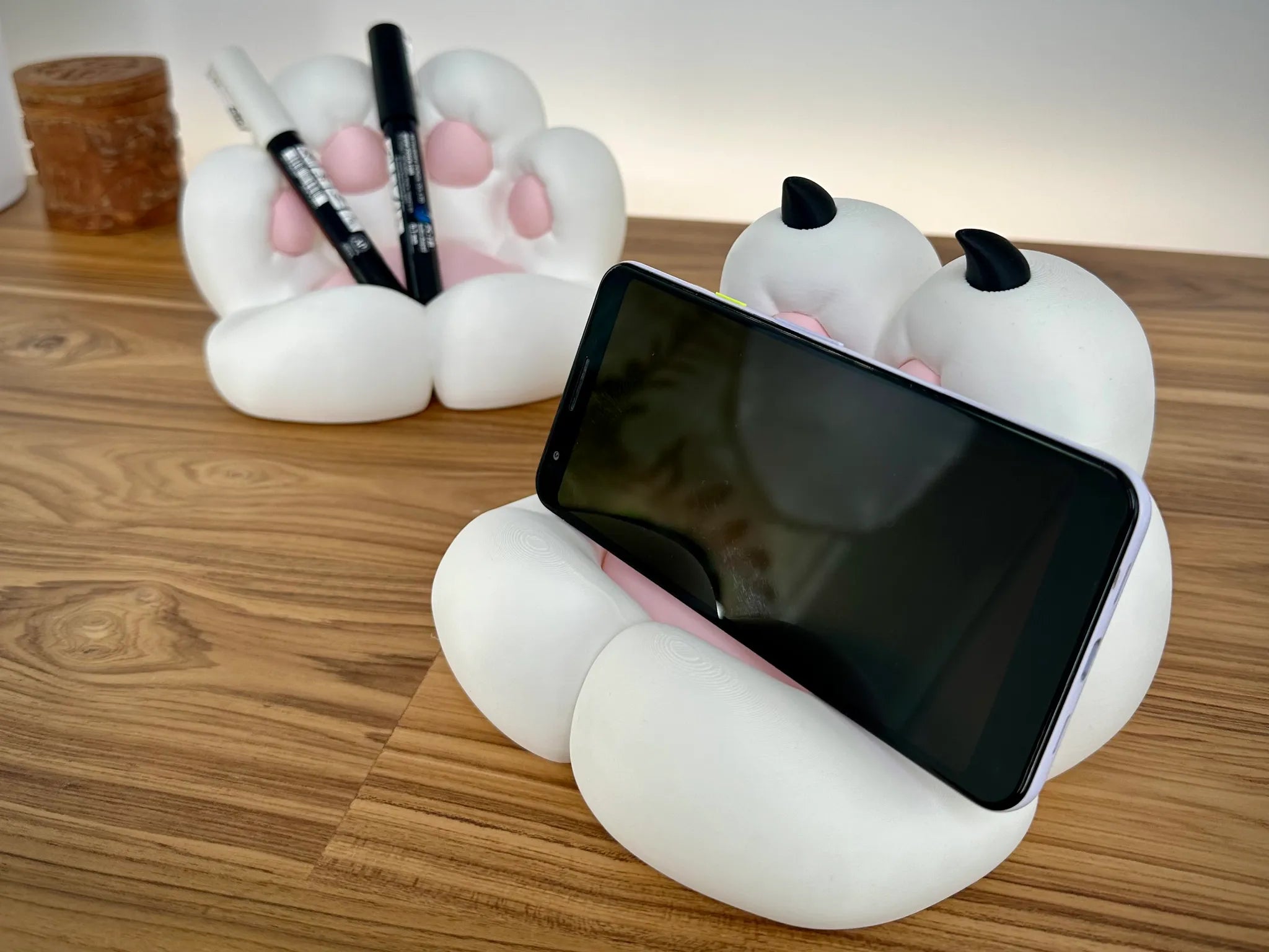 Cat Paw Stand